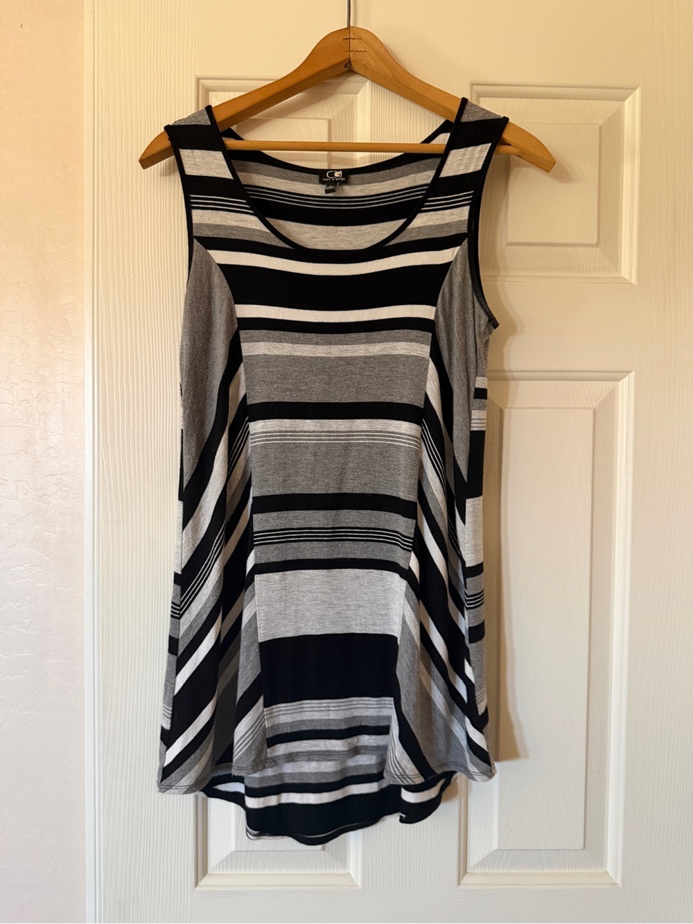 Cable & Gauge Black, Gray & White Striped Tank Top, Size Small